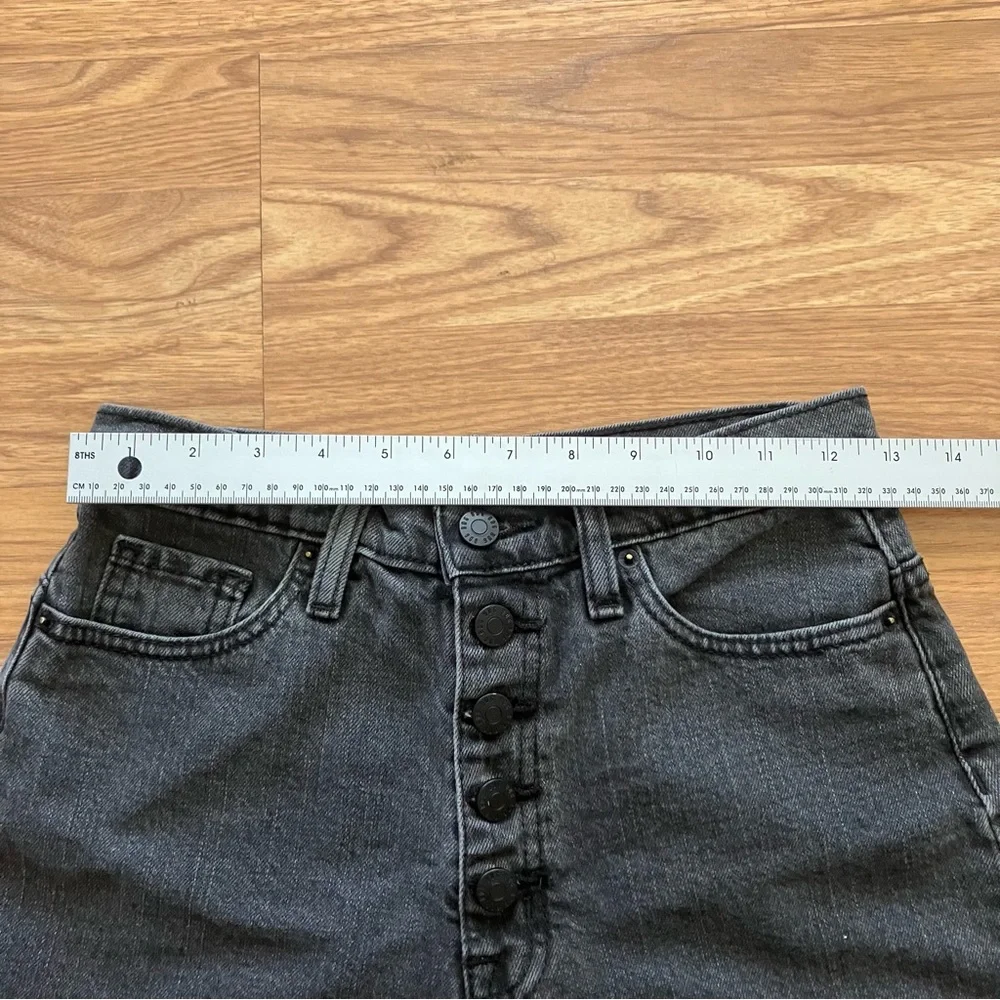 Urban Outfitters BDG Black Mom High-Rise Jean Shorts Cuffed Button Fly Size 26 - Picture 7 of 9